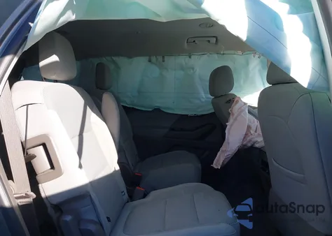 2018 Chevrolet Traverse 1Lt из США, поврежденный, VIN 1GNERGKW7JJ137557